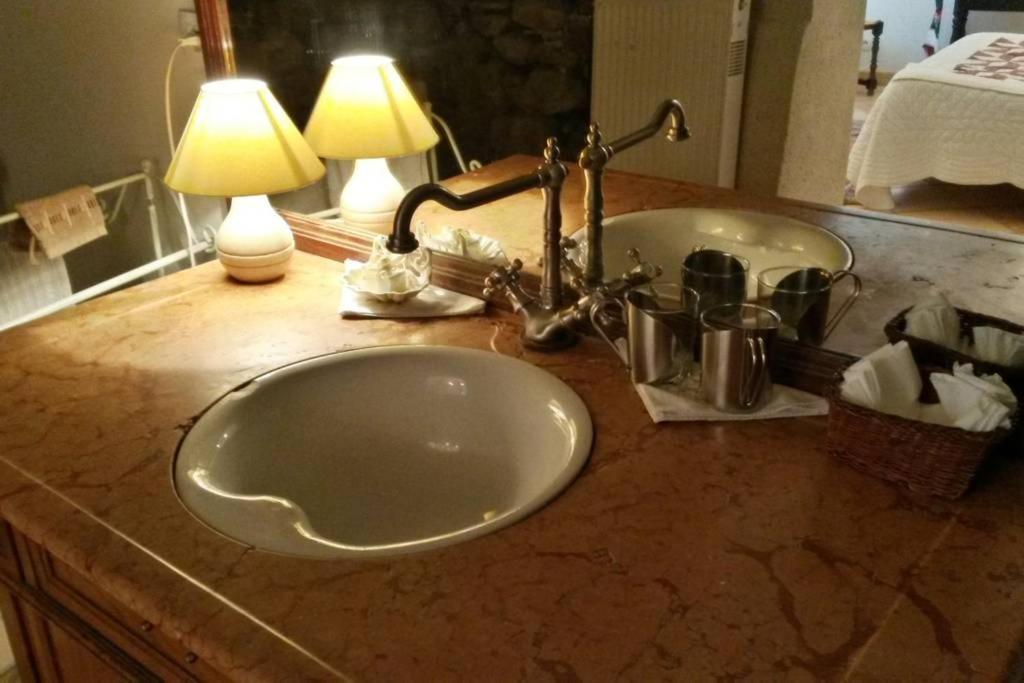 Domaine De Lara Bed and Breakfast Barcelonnette Eksteriør billede