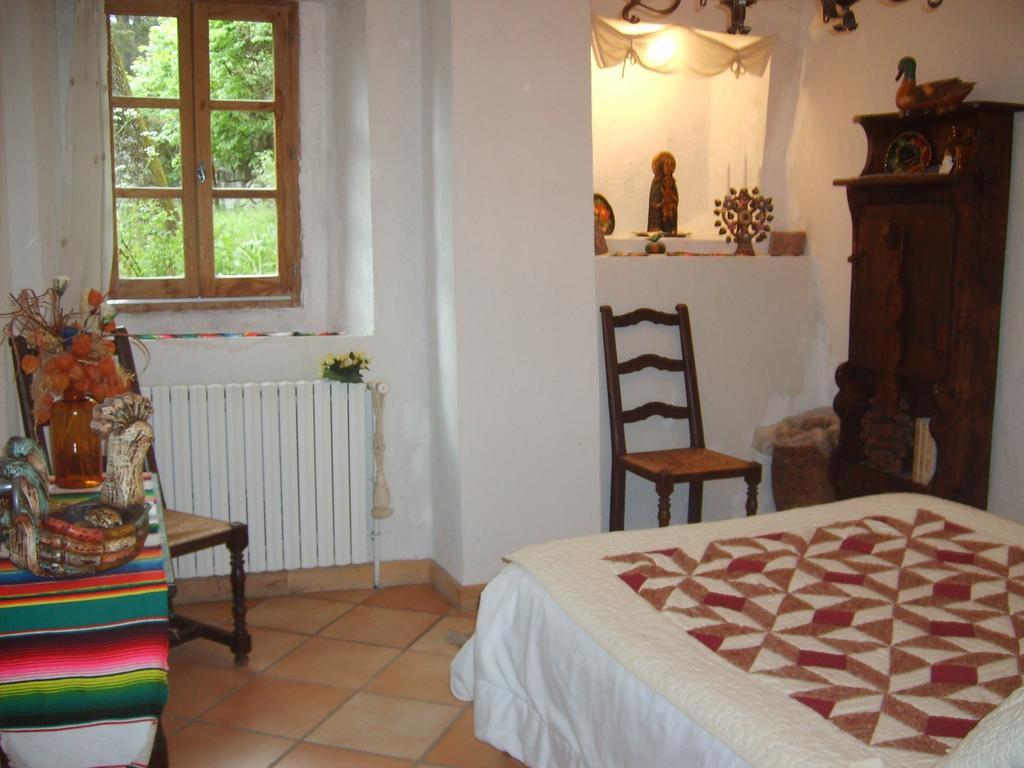 Domaine De Lara Bed and Breakfast Barcelonnette Værelse billede
