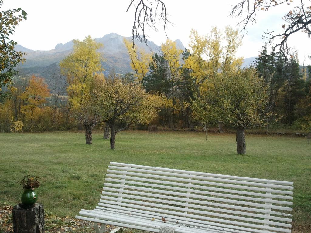 Domaine De Lara Bed and Breakfast Barcelonnette Eksteriør billede