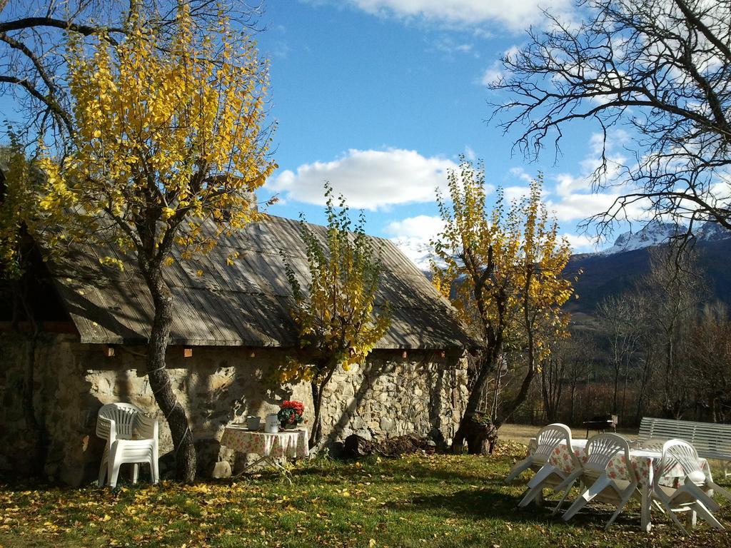 Domaine De Lara Bed and Breakfast Barcelonnette Eksteriør billede