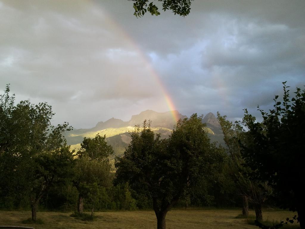 Domaine De Lara Bed and Breakfast Barcelonnette Eksteriør billede